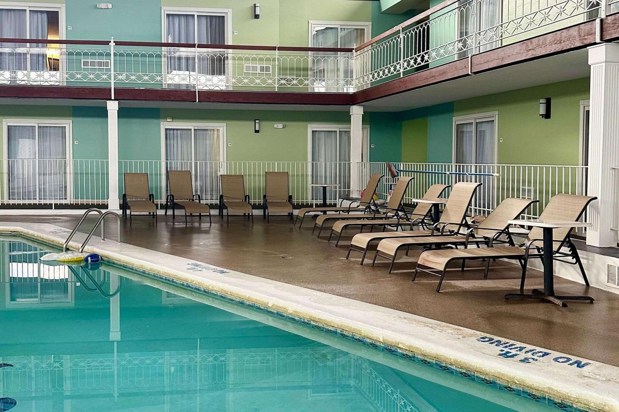 Quality Inn & Suites Coldwater Near I-69 Ngoại thất bức ảnh